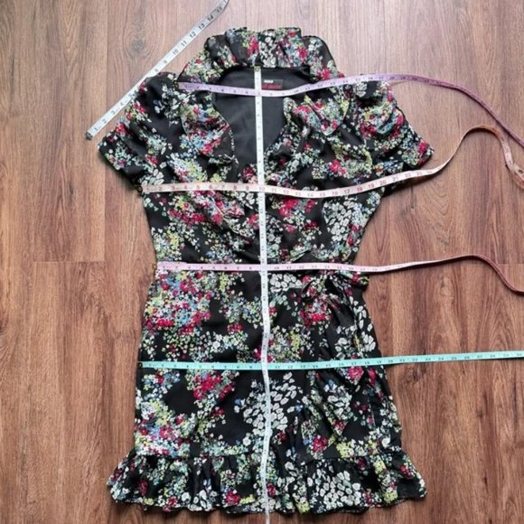 MISS Sixty Vintage Wrap Boho Floral Mini Dress Medium flirty ruffled puff sleeve - Picture 8 of 8
